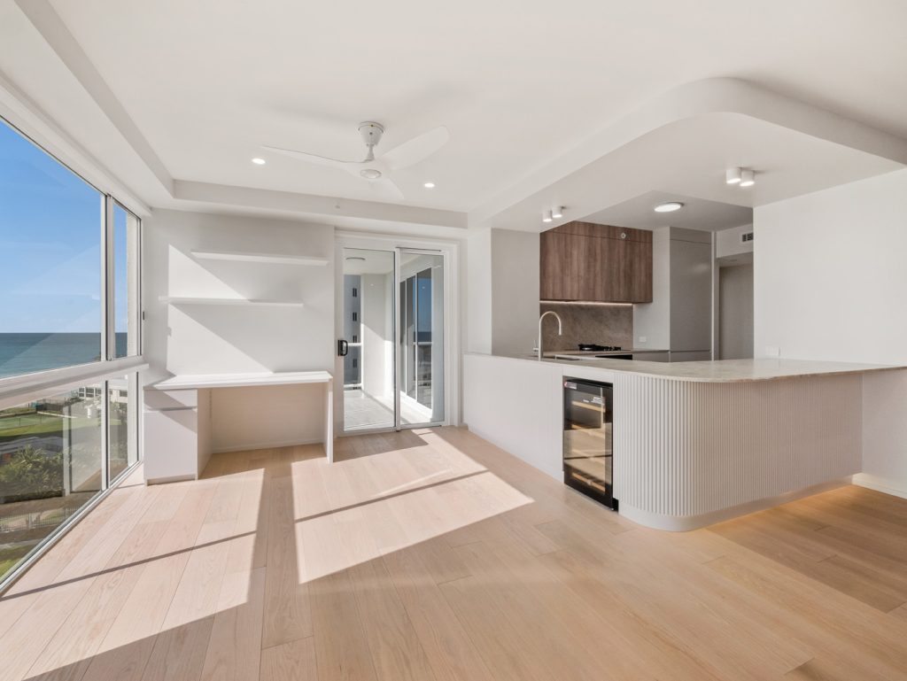 Open-Plan Apartment with a Kitchen